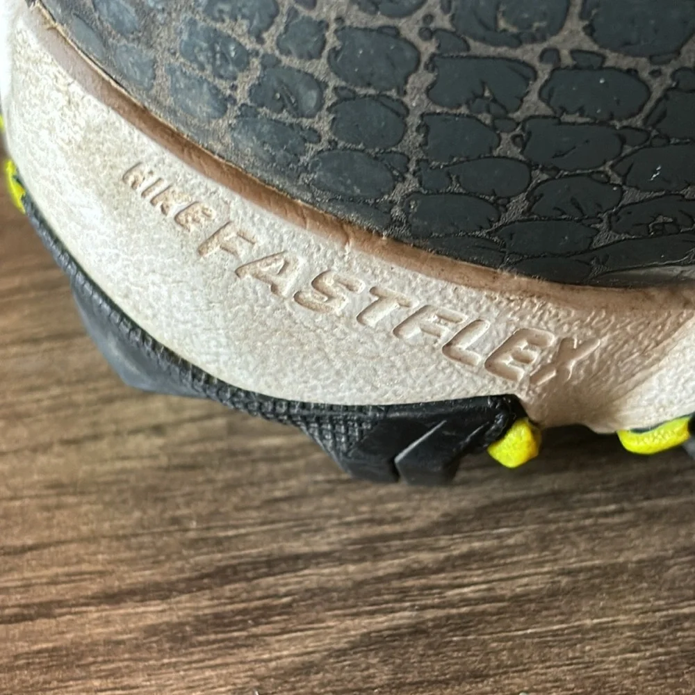 Nike FastFlex football cleats size 6Y